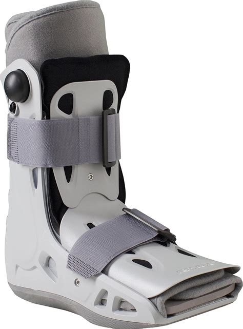 aircast short walking boot.